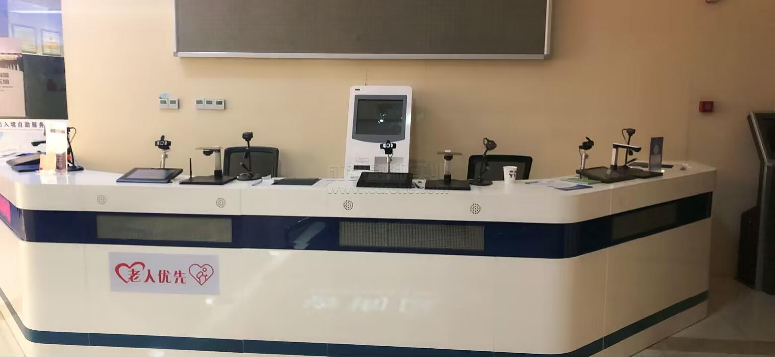 出入境排隊(duì)取號機(jī)